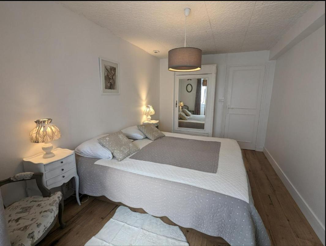 Holiday home La Metairie De La Petillerie Roullet-Saint-Estephe